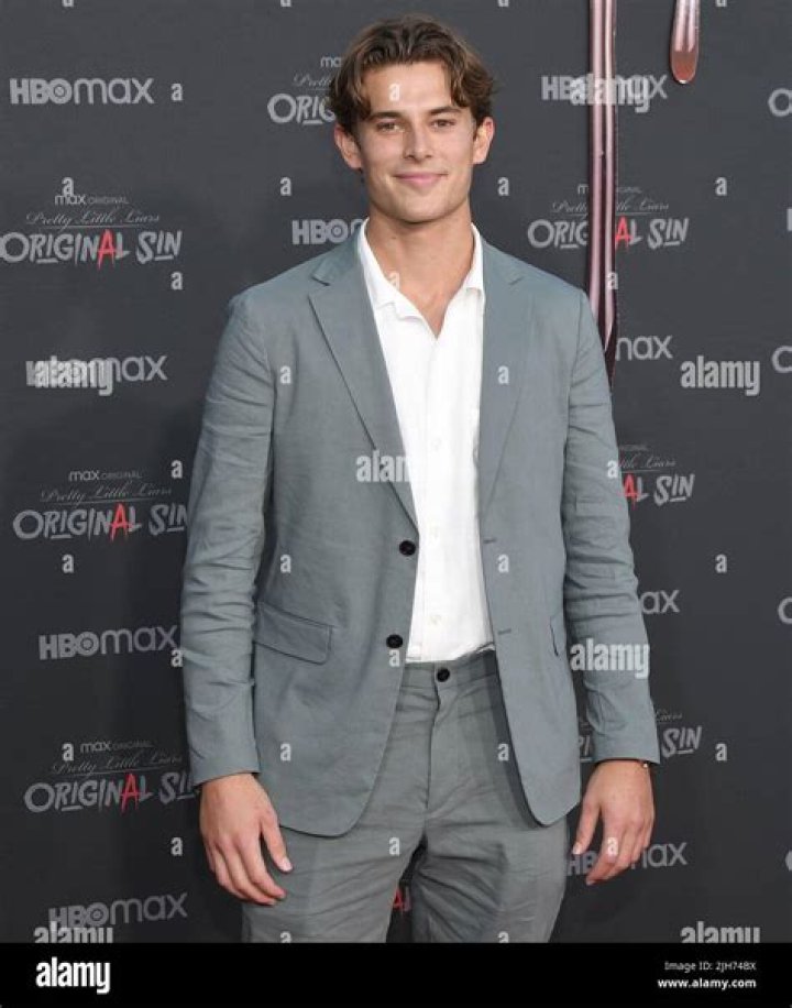 Hugh Warner - Bio, Age, Wiki, Facts and Family