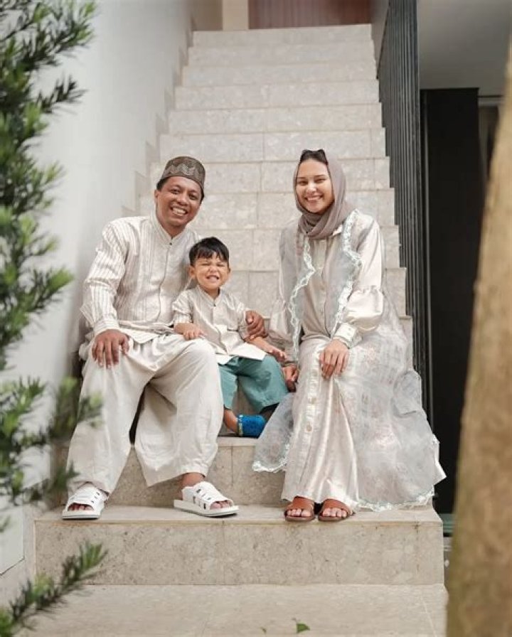 Indah Permatasari - Bio, Age, Wiki, Facts and Family