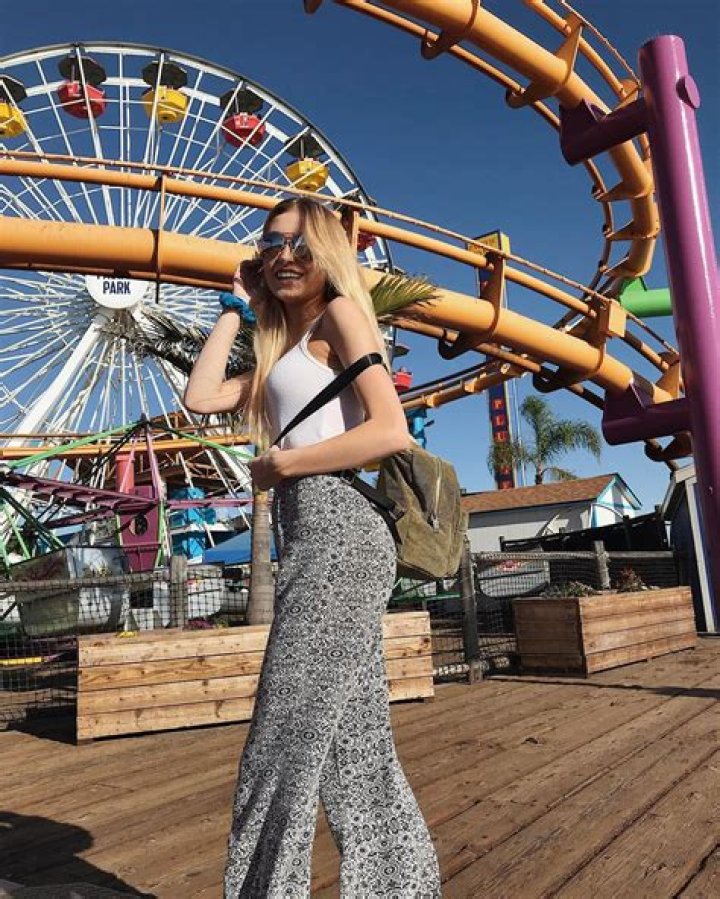 Mia Maples - Bio, Age, Wiki, Facts and Family