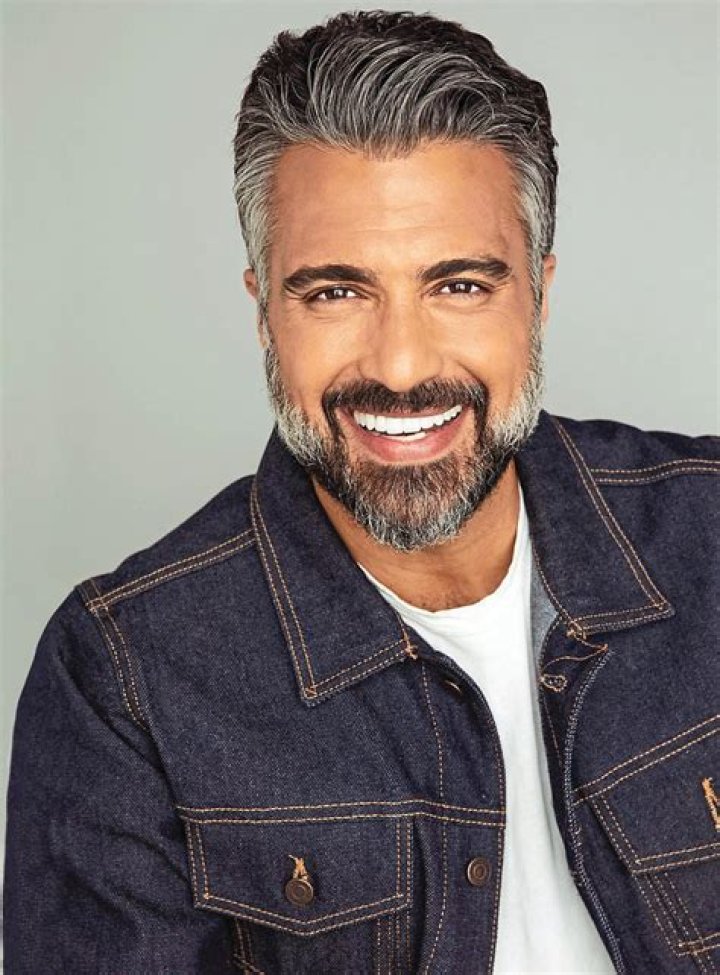 Jaime Camil - Bio, Age, net worth, siblings, height, Wiki, Facts and Family
