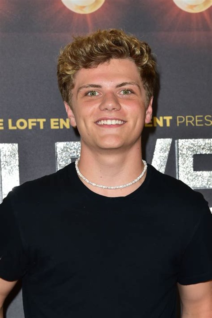Jake Brennan - Bio, Age, siblings, Wiki, Facts and Family
