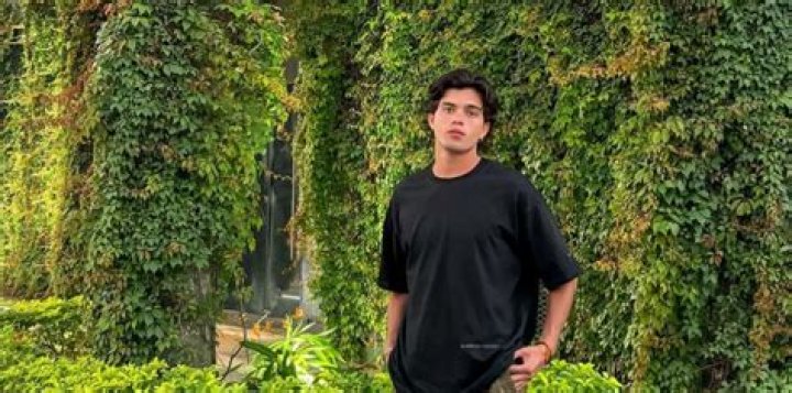 Jay Ulloa - Bio, Age, height, weight, Wiki, Facts and Family