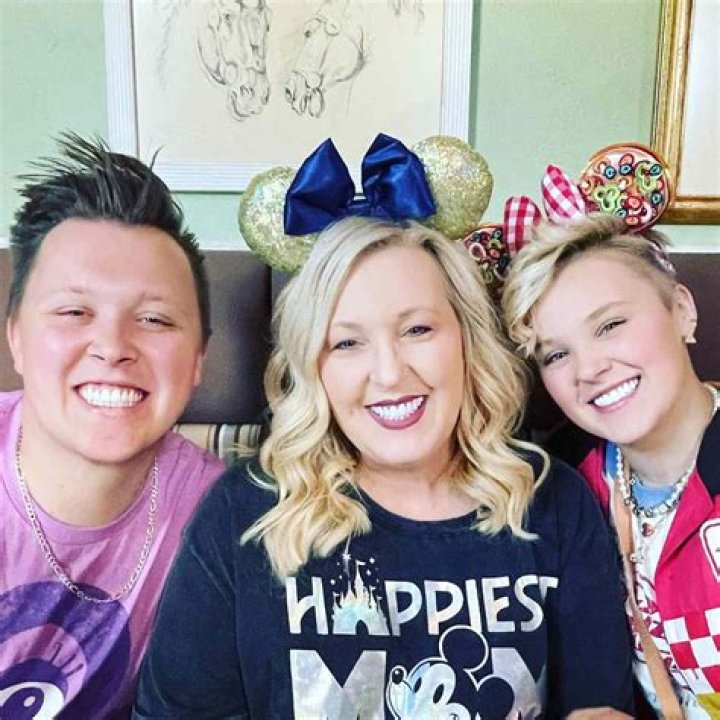 Jessalynn Siwa - Bio, Age, Wiki, Facts and Family