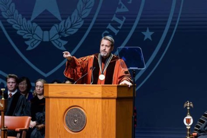 Jim Davis - Bio, Age, net worth, siblings, Wiki, Facts and Family