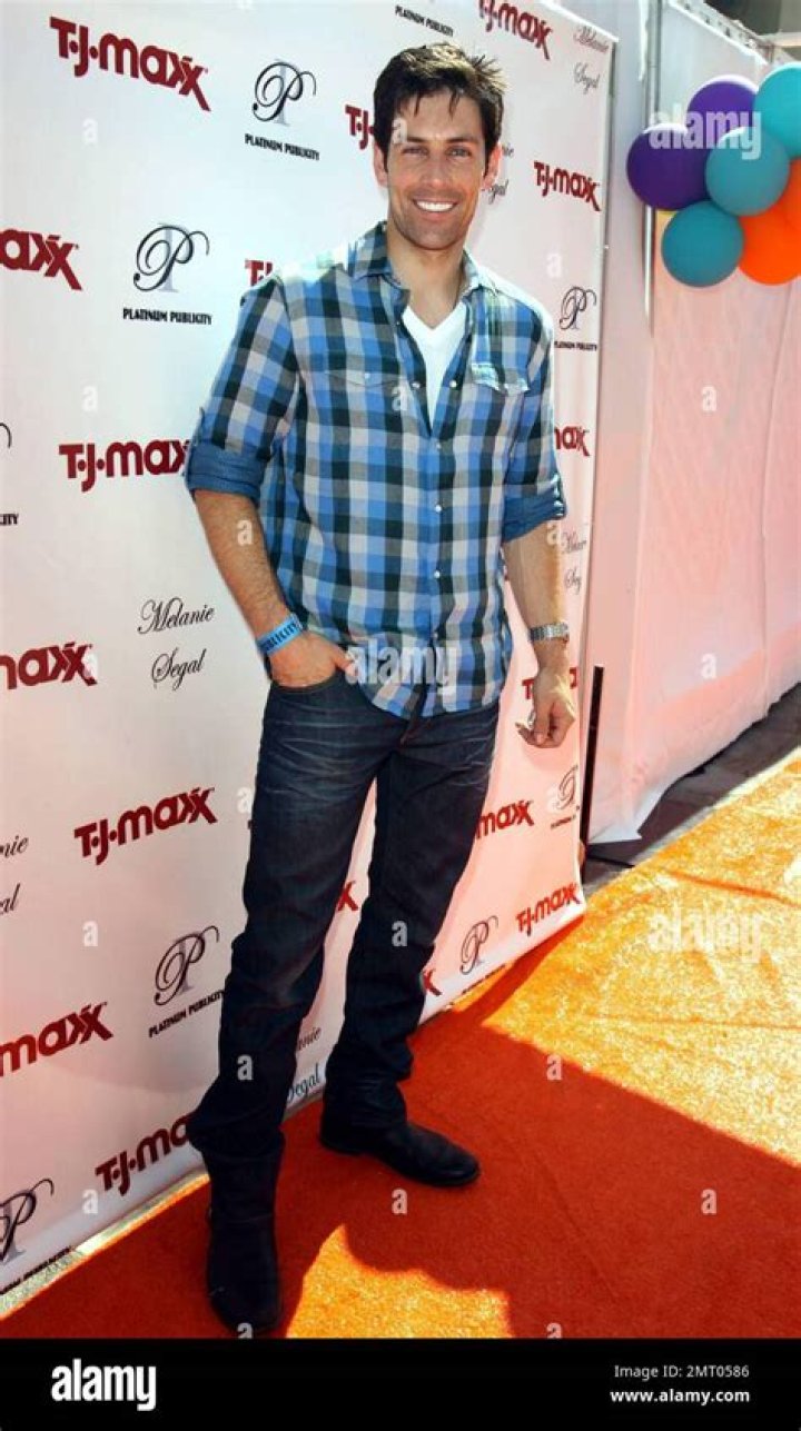 Jordan Belfi - Bio, Age, height, Wiki, Facts and Family