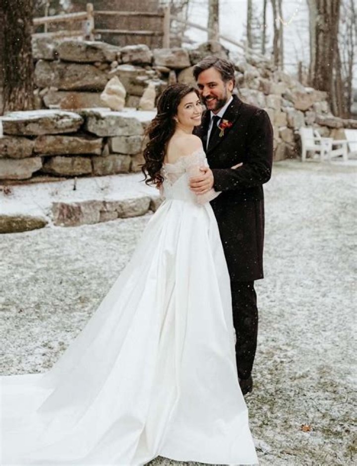 Josh Radnor - Bio, Age, net worth, height, weight, Wiki, Facts and Family