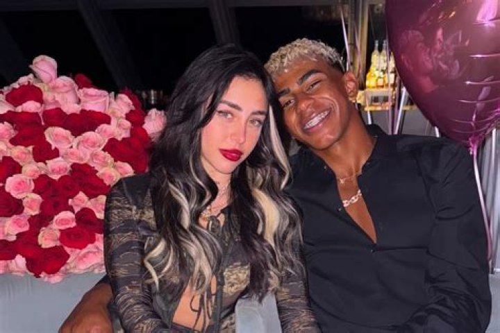 Julia Nicole - Bio, Age, Wiki, Facts and Family