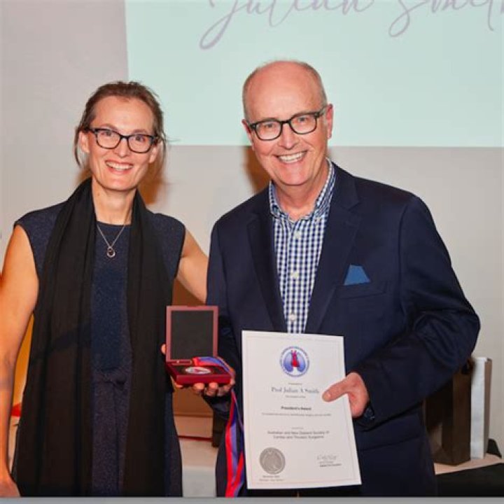 Julian Smith - Bio, Age, height, Wiki, Facts and Family