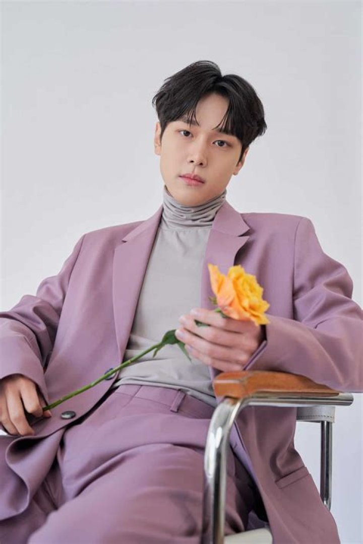 Kang Yoo-seok: TV Actor Detailed Bio, Age, Birthday, & Height Insights and more