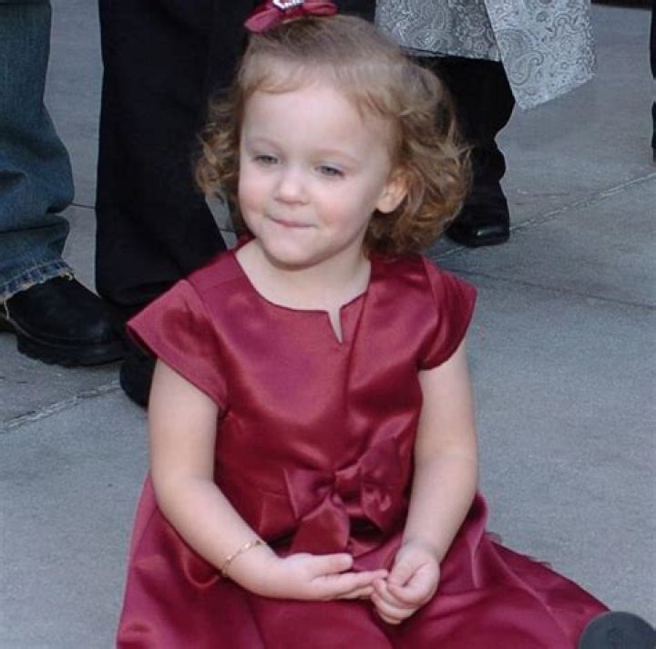 Kara Hoffman - Bio, Age, Wiki, Facts and Family