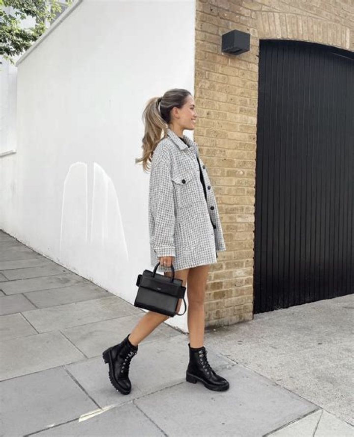 Kate Hutchins - Bio, Age, Wiki, Facts and Family