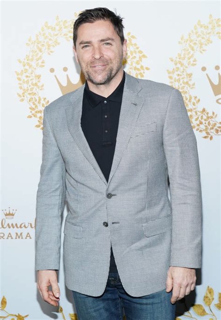 Kavan Smith - Bio, Age, net worth, height, Wiki, Facts and Family