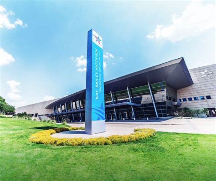 Kay Bailey Hutchison - Bio, Age, Wiki, Facts and Family