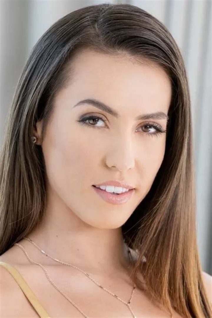 Kelsi Monroe - Bio, Age, Wiki, Facts and Family