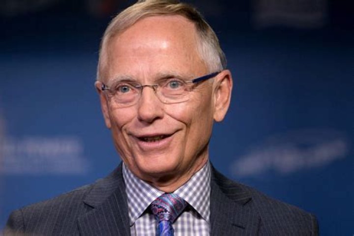 Kevin Weisman - Bio, Age, net worth, height, Wiki, Facts and Family