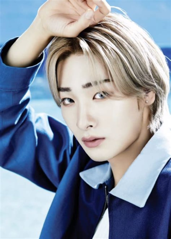 Kim Ji-seok - Bio, Age, siblings, height, Wiki, Facts and Family