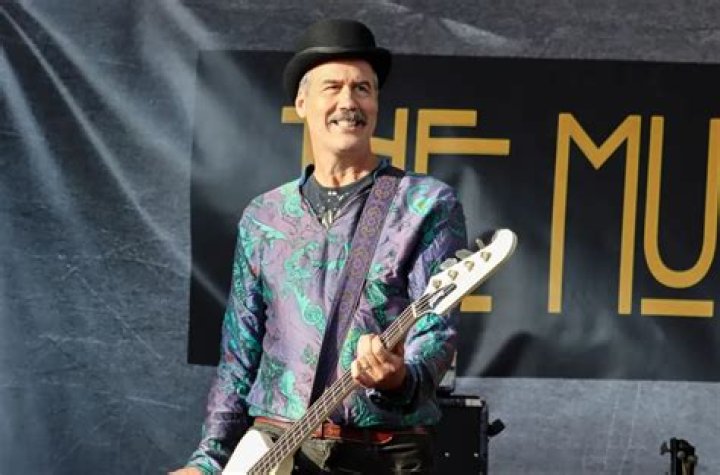 Krist Novoselic - Bio, Age, net worth, weight, height, Wiki, Facts and Family