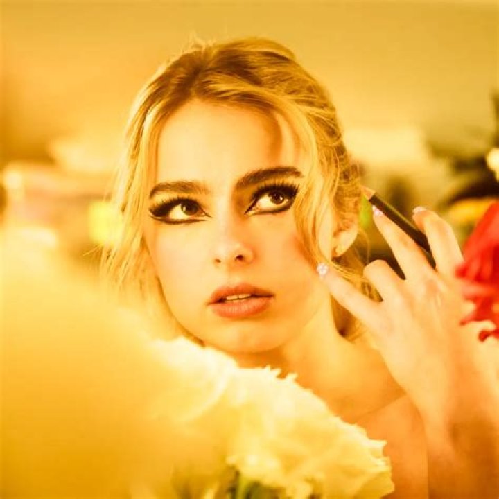 Lana Rae (webvideostar) - Wikipedia, Age, Net Worth, Biography , Spotify, TikTok, Facebook, Facts and Family