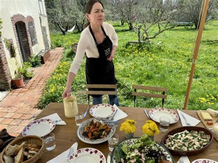 Laura Calder - Bio, Age, Wiki, Facts and Family