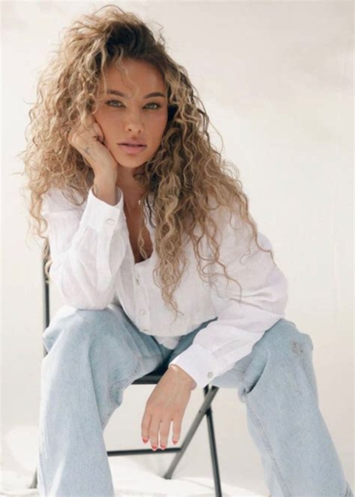 Lauren Wood - Bio, Age, Wiki, Facts and Family