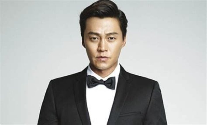 Lee Seo-jin - Bio, Age, siblings, height, Wiki, Facts and Family