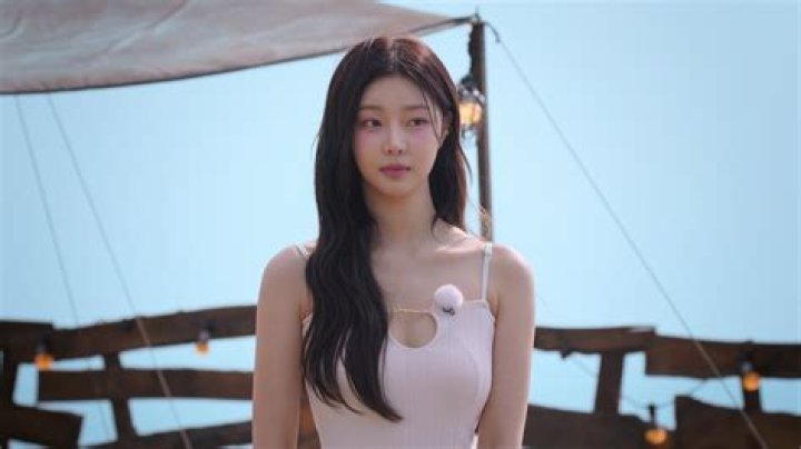 Lee Si-ahn - Bio, Age, Wiki, Facts and Family