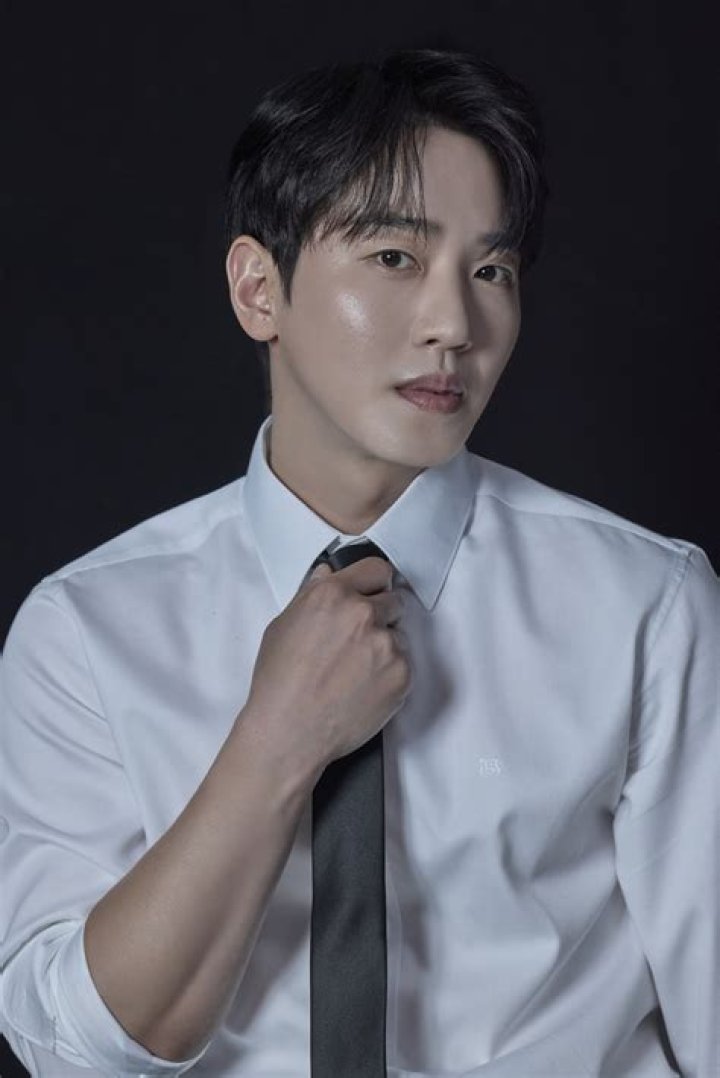 Lee Tae-sung - Bio, Age, siblings, height, Wiki, Facts and Family