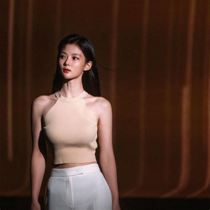 Lee Yoo-ri - Bio, Age, Wiki, Facts and Family