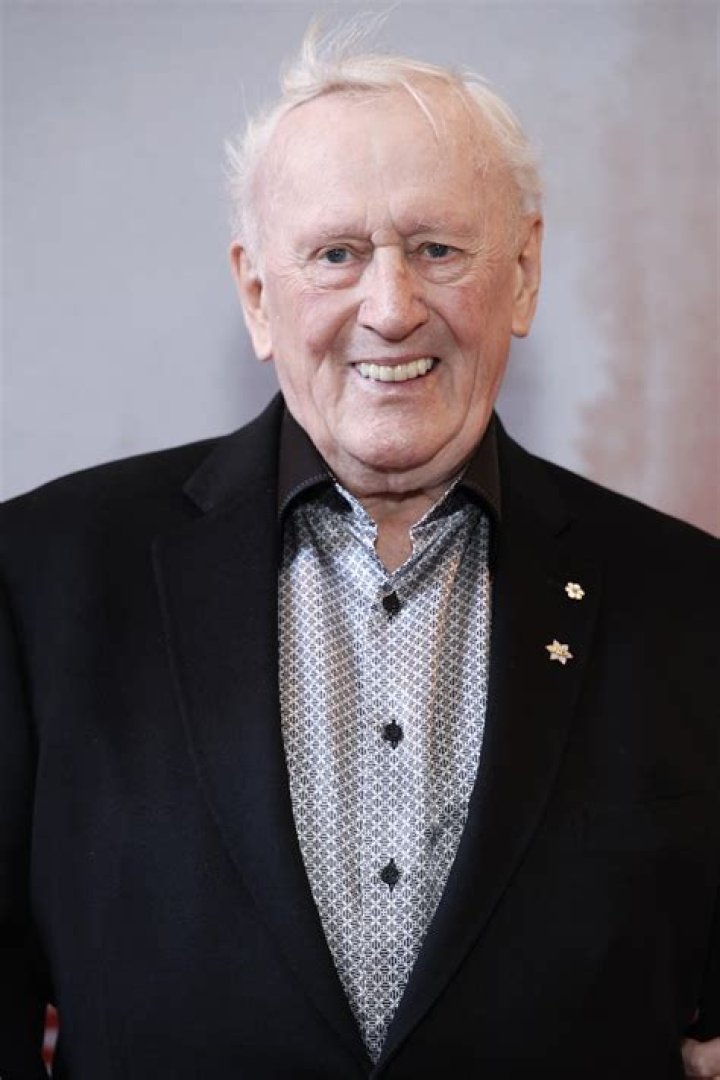 Len Cariou - Bio, Age, net worth, Wiki, Facts and Family