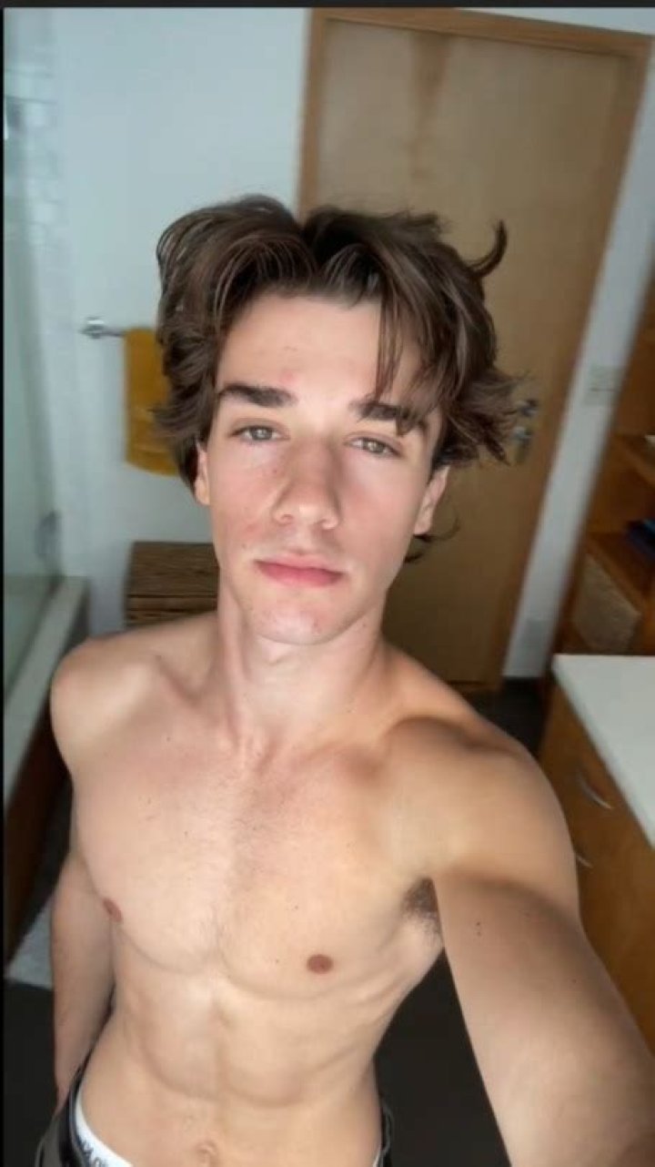 Levi Miller - Bio, Age, siblings, height, weight, Wiki, Facts and Family