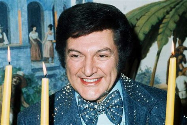 Liberace - Bio, Age, net worth, height, Wiki, Facts and Family