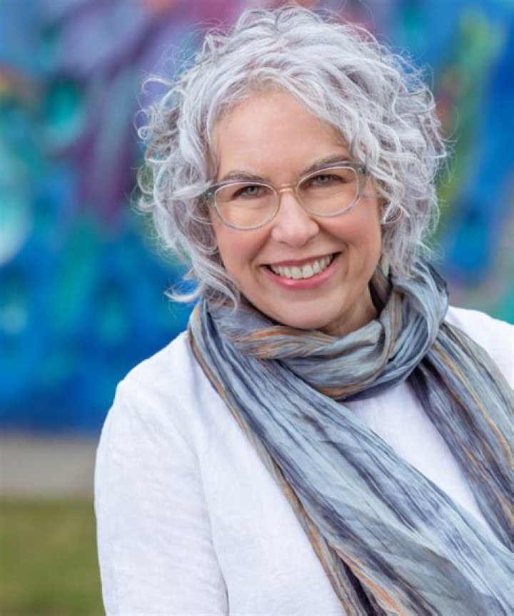 Lisa Schwartz - Bio, Age, Wiki, Facts and Family