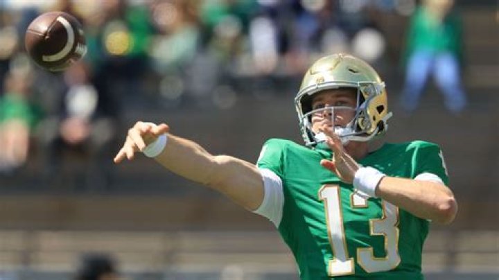 Lloyd Carr - Bio, Age, Wiki, Facts and Family