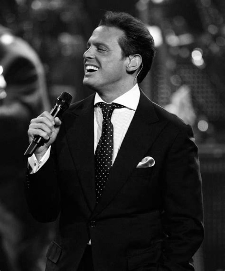 Luis Miguel (worldmusicsinger) Wiki,Age,Birthday,Biography,Height,Net Worth ..