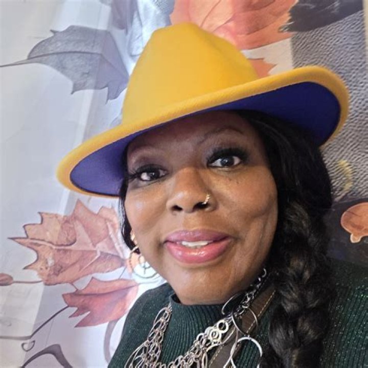 Lynn Davis - Bio, Age, Wiki, Facts and Family