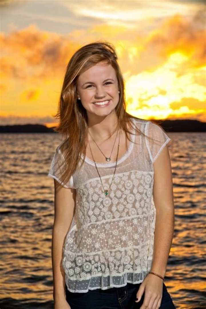 Mackenzie Lintz - Bio, Age, Wiki, Facts and Family