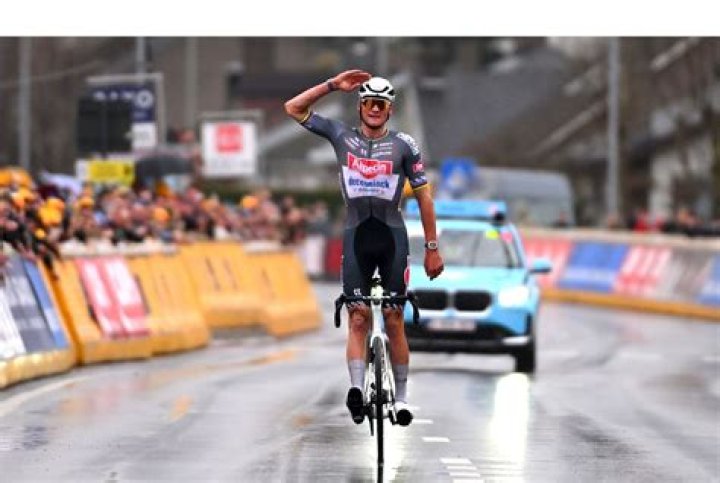 Mathieu van der Poel - Bio, Age, siblings, weight, Wiki, Facts and Family