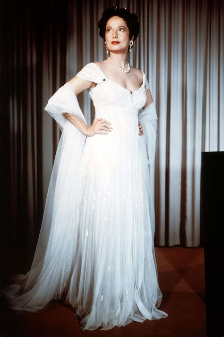 Merle Oberon - Bio, Age, Wiki, Facts and Family