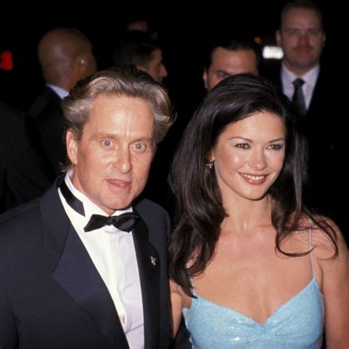 Mick Hucknall - Bio, Age, net worth, height, Wiki, Facts and Family