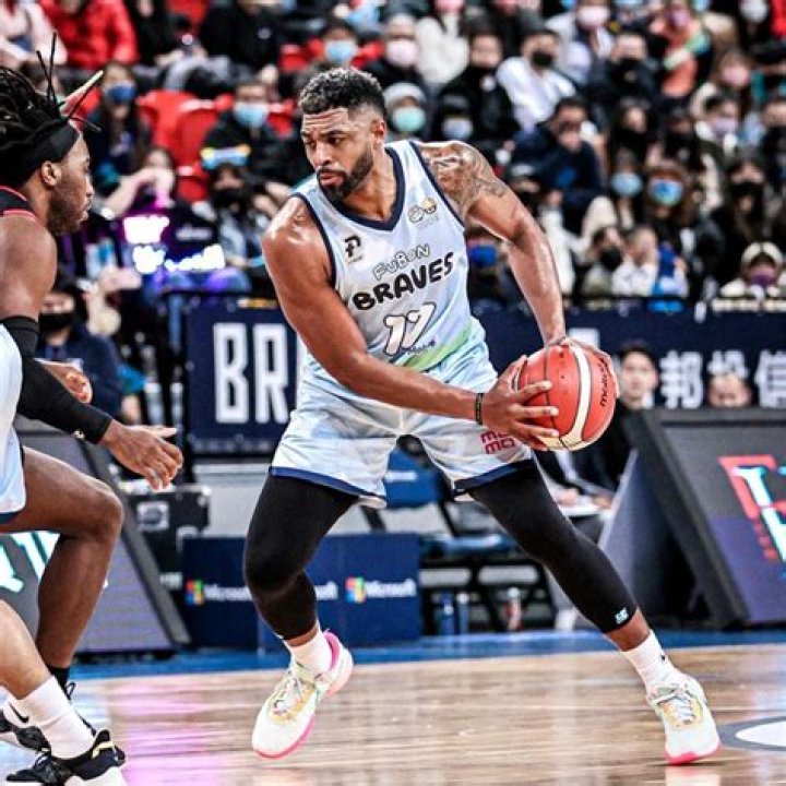 Mike Singletary - Bio, Age, net worth, height, Wiki, Facts and Family