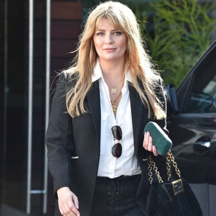 Mischa Barton - Bio, Age, Wiki, Facts and Family