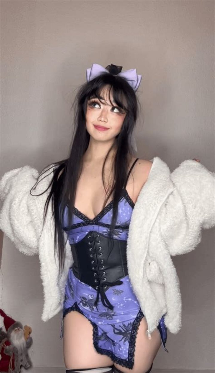 mooncakeva (webvideostar) - Biography, Age, Net Worth, Wikipedia, Spotify, TikTok, Facebook, Facts and Family