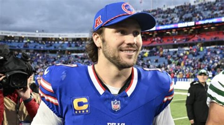 Morgan Fox: Football Player Detailed Bio, Age, Birthday, & Height Insights and more