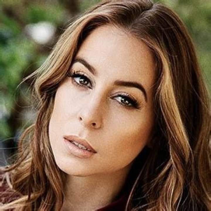 Nessa Varez - Bio, Age, Wiki, Facts and Family