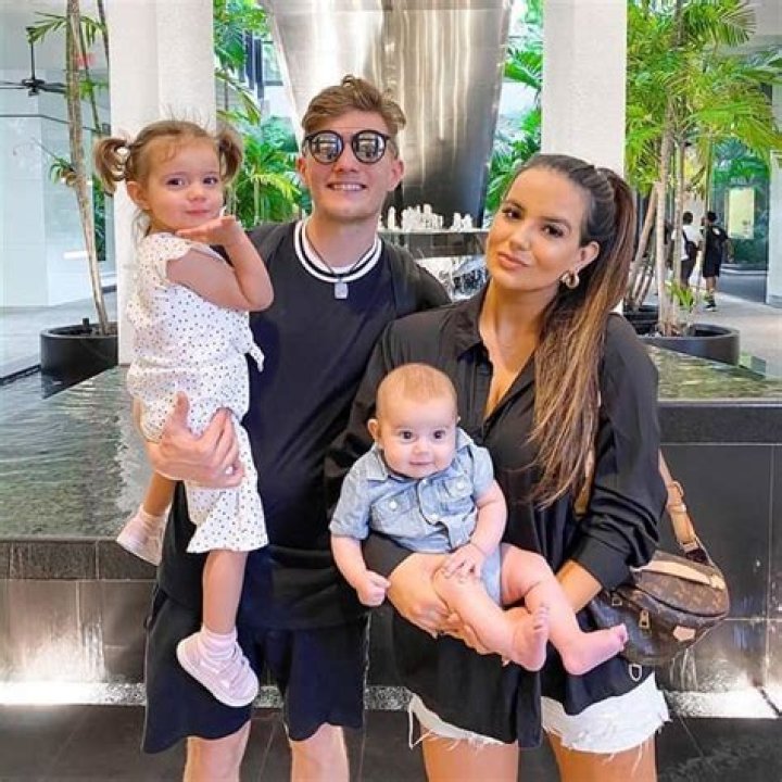 Nicole Corrales - Bio, Age, Wiki, Facts and Family