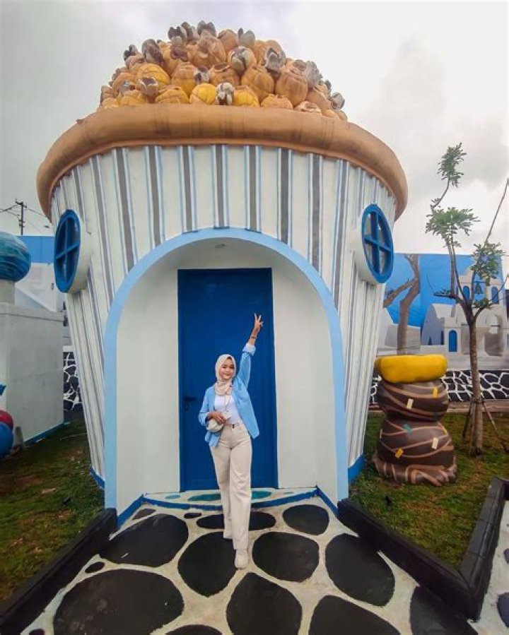 Nicole Harrison - Bio, Age, Wiki, Facts and Family