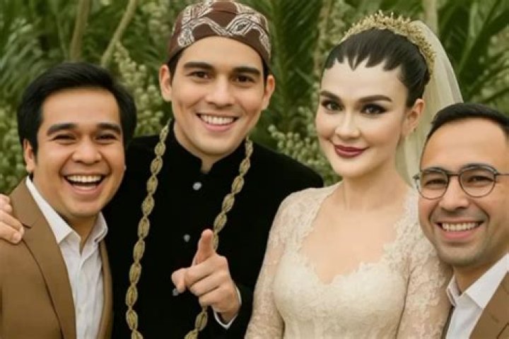 Olga Syahputra - Bio, Age, siblings, Wiki, Facts and Family