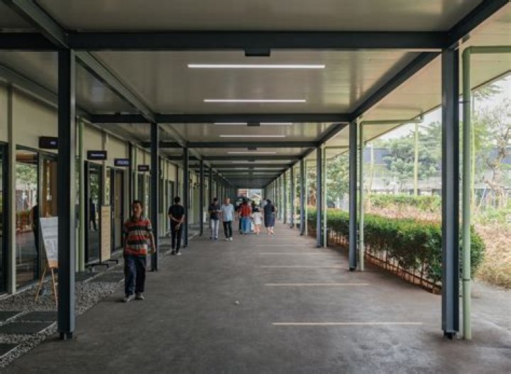 Paola Tobing - Bio, Age, Wiki, Facts and Family