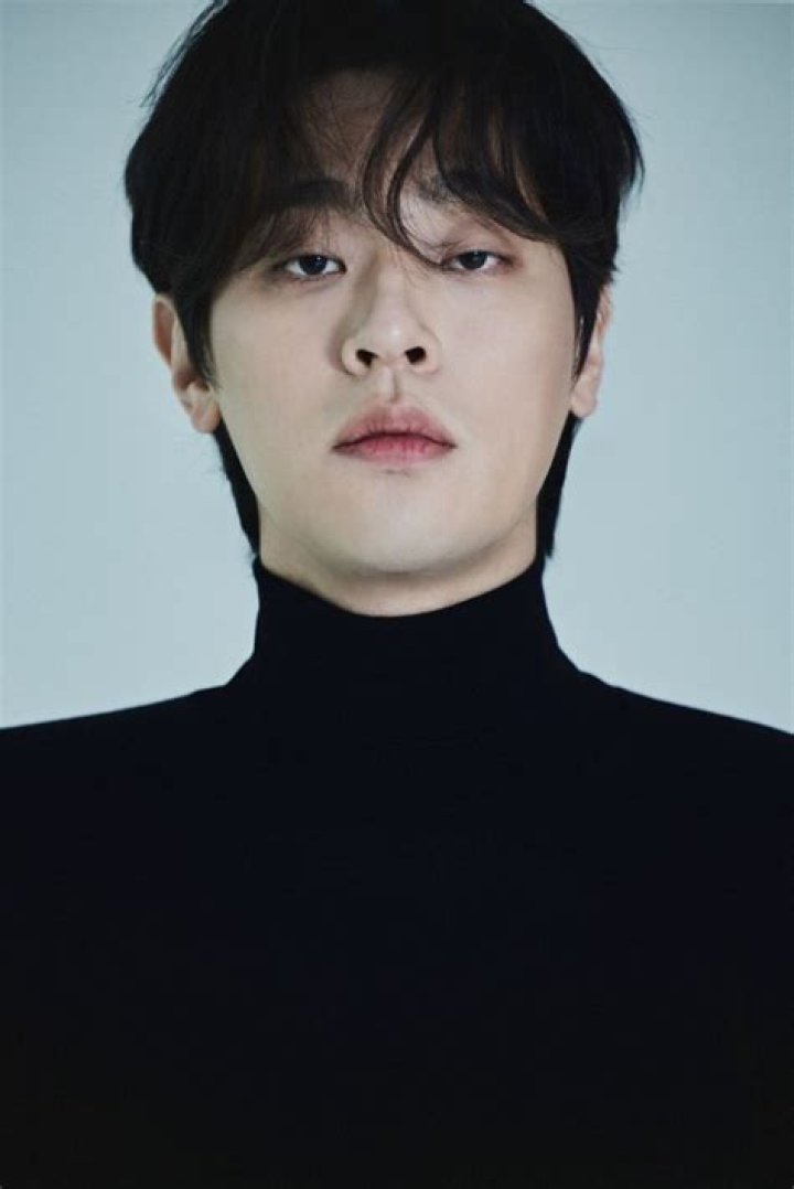 Park Jung-Min - Bio, Age, siblings, height, Wiki, Facts and Family