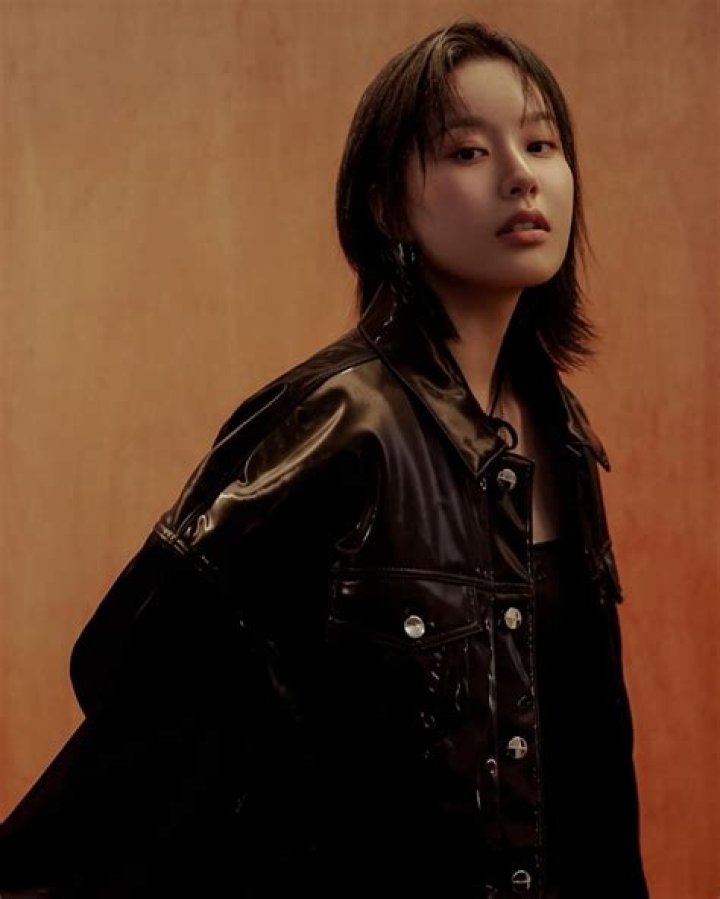 Park Yoo-na - Bio, Age, Wiki, Facts and Family